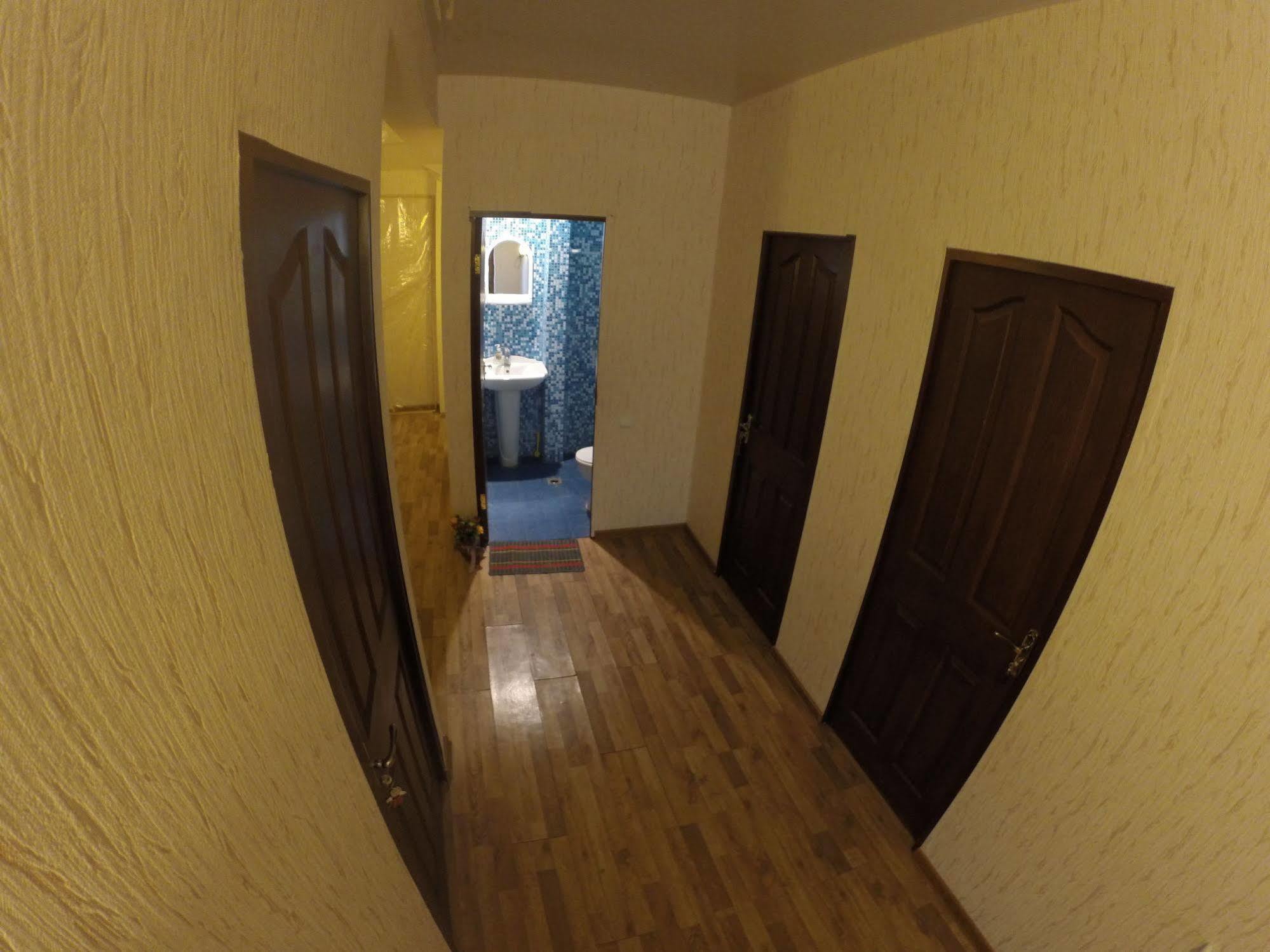 Glide Hostel Ереван Екстериор снимка
