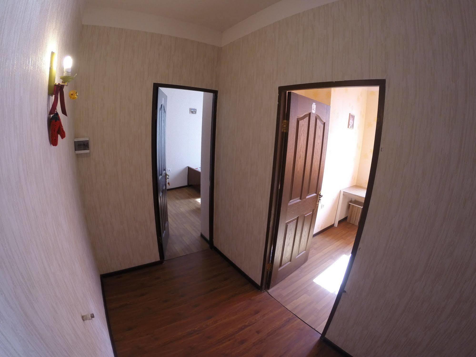 Glide Hostel Ереван Екстериор снимка
