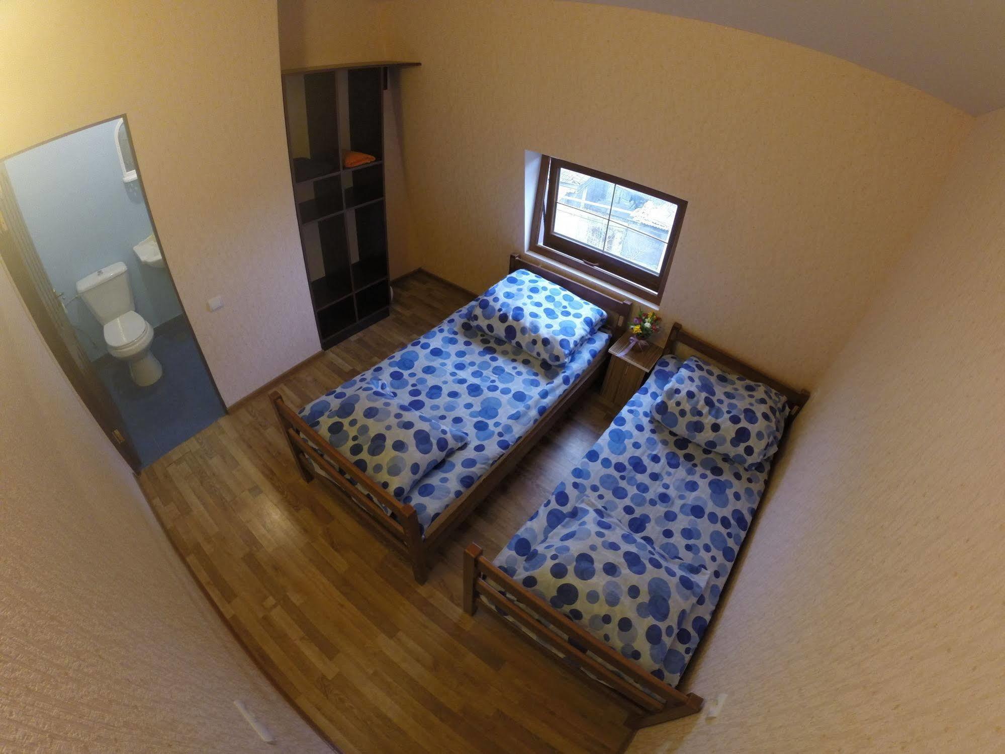 Glide Hostel Ереван Екстериор снимка