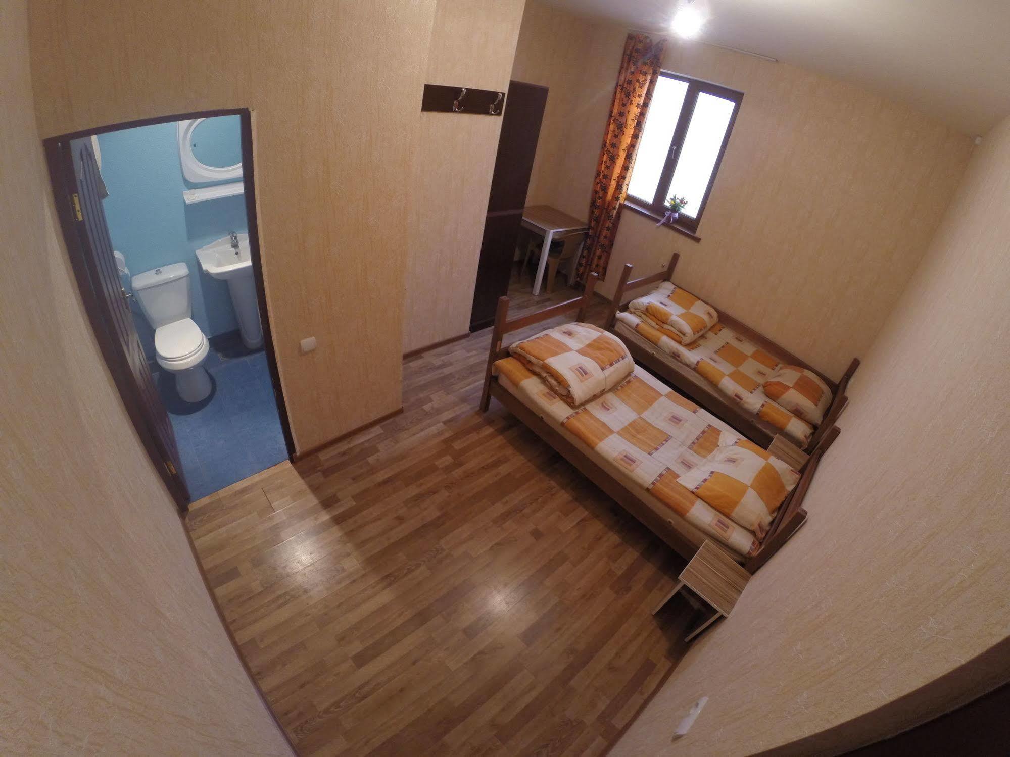 Glide Hostel Ереван Екстериор снимка
