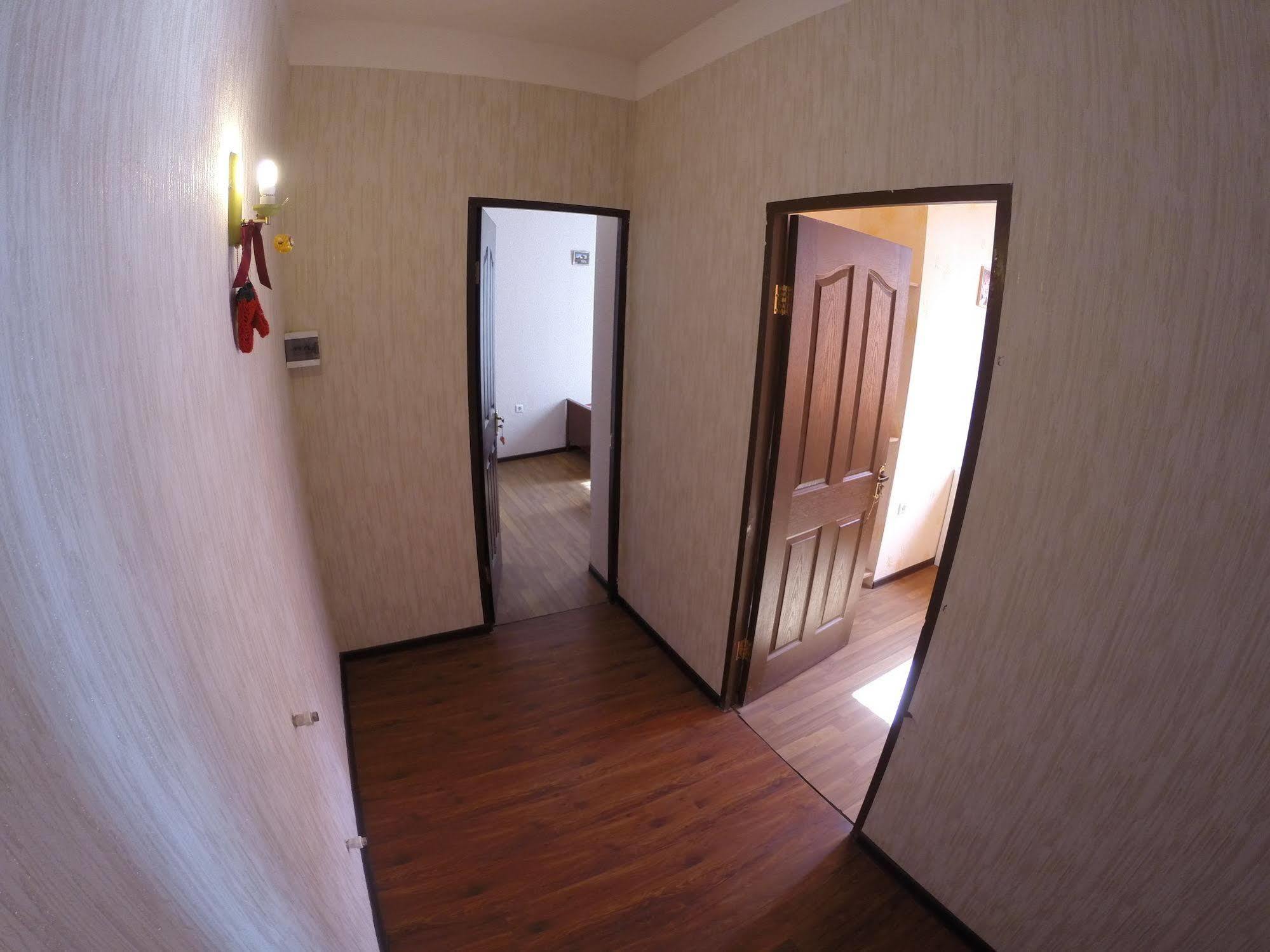 Glide Hostel Ереван Екстериор снимка